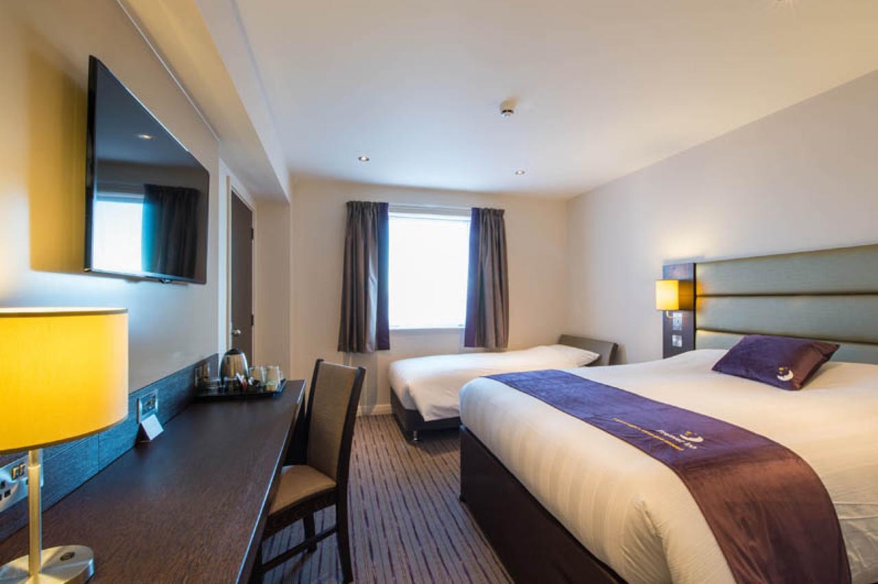 Premier Inn Glasgow Pacific Quay Exterior foto